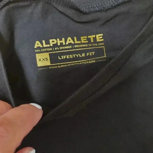Alphalete Black Crop Top Gold Logo on Front Size XXS - Picture 4 of 4